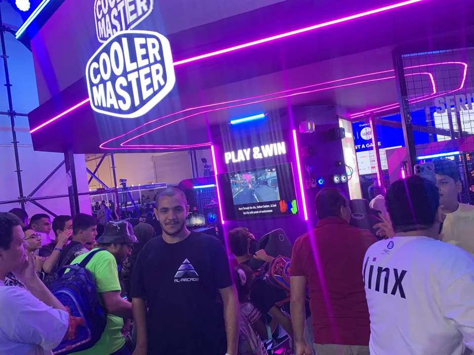 Cooler Master Play & Win: The AL-Arcade crew on the stand
