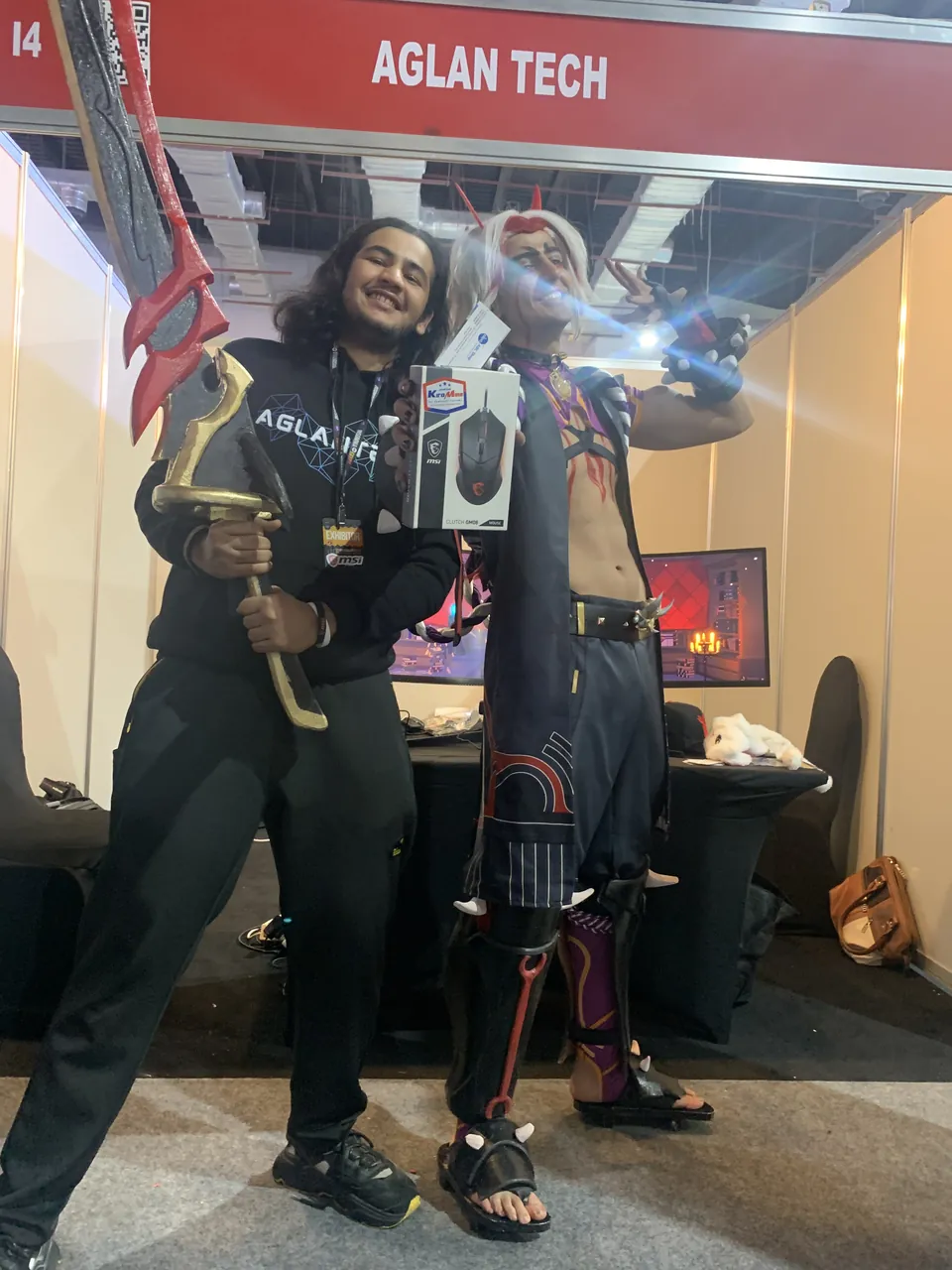 MSI Meme Bun Wizard: A prize handed out