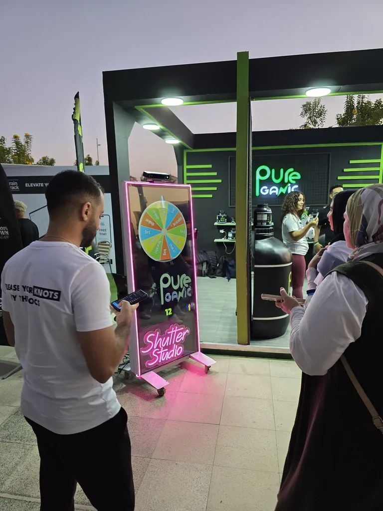 PureGanic Kinect game: The prize wheel on the kiosk